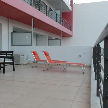 Domus Aries Apartment *